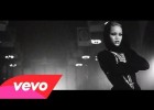Ejercicio de inglés con la canción Wait Your Turn de Rihanna | Recurso educativo 124642
